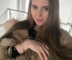 Pani przyjmie zaproszenie od Pani lub Pana odpłatnie w roli osoby towarzyszącej w terminie nieustalonym